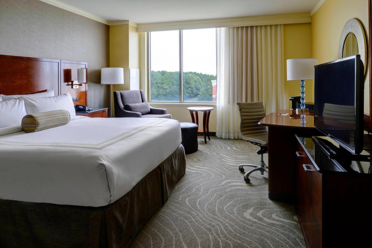 Newport News Marriott At City Center Hotel Buitenkant foto