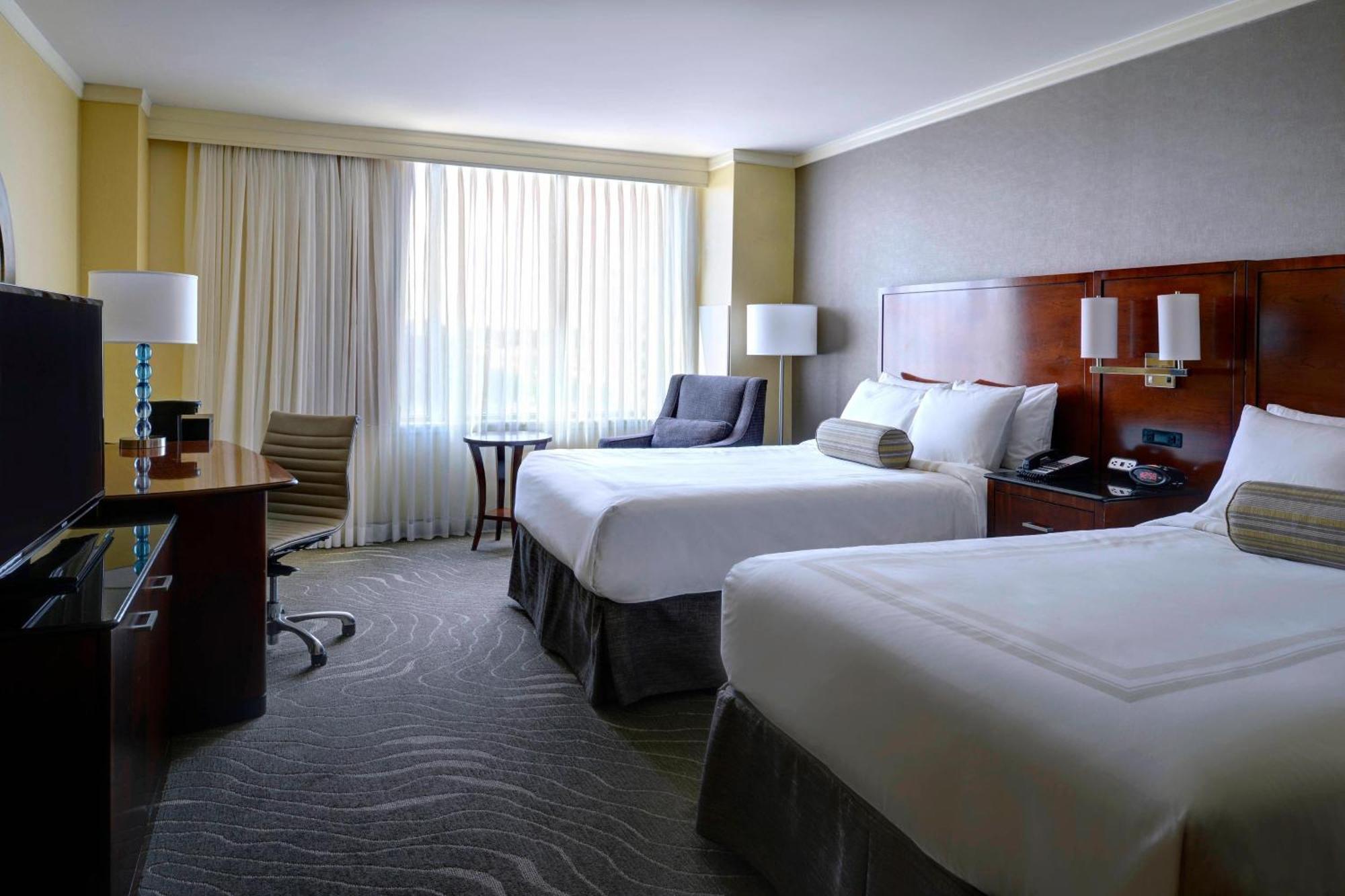 Newport News Marriott At City Center Hotel Buitenkant foto