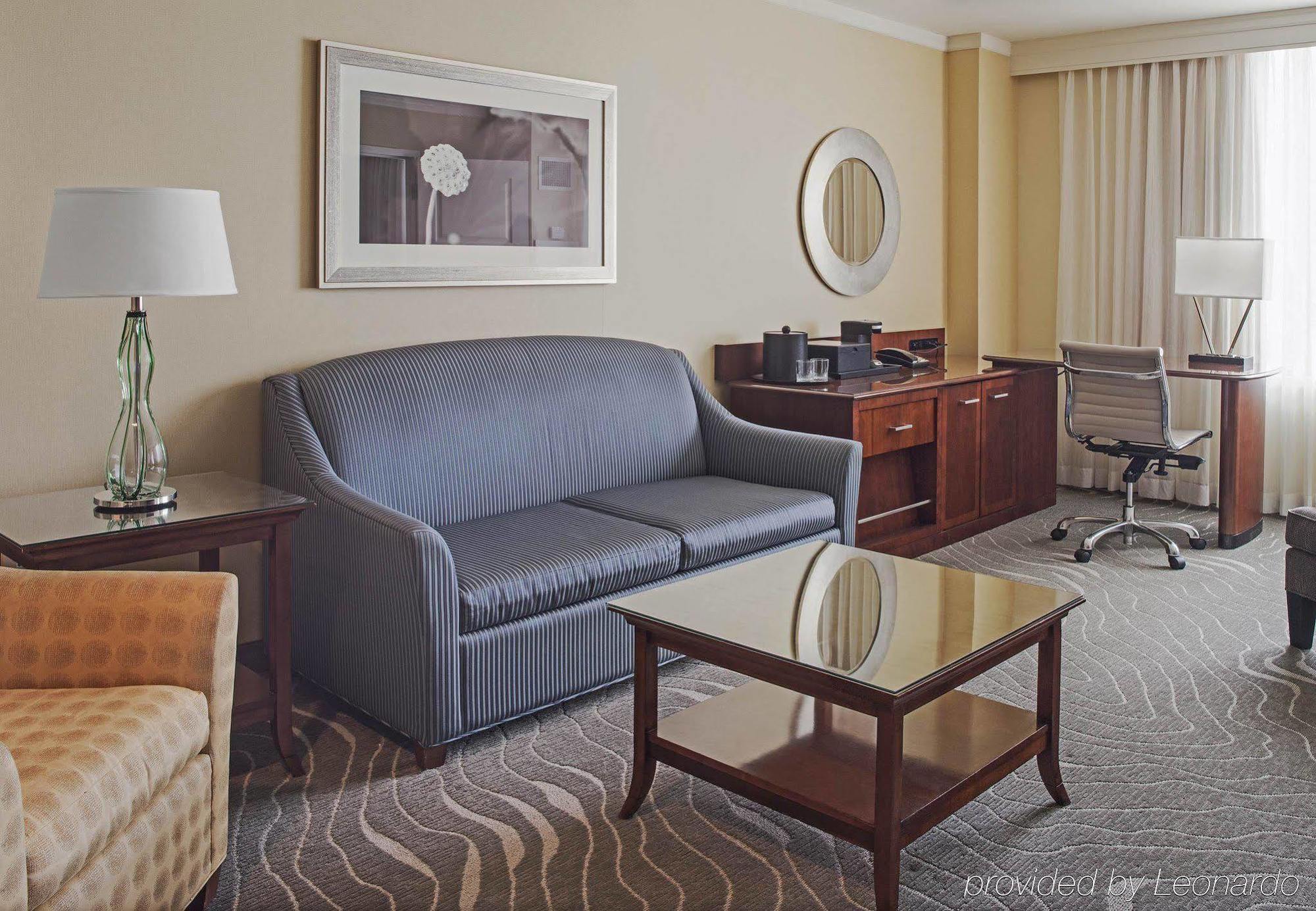 Newport News Marriott At City Center Hotel Buitenkant foto